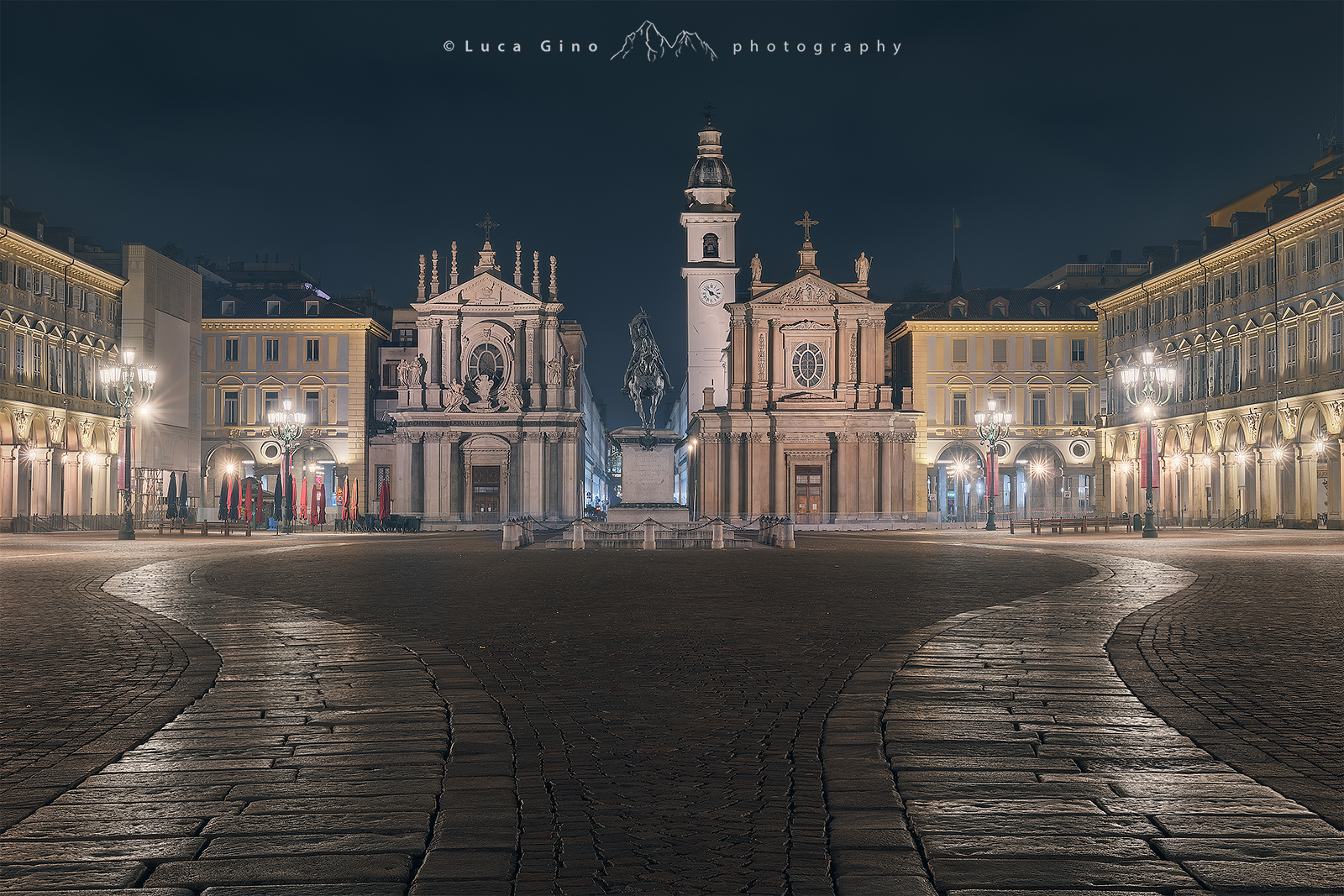 Torino cityscape notturno piazza San Carlo