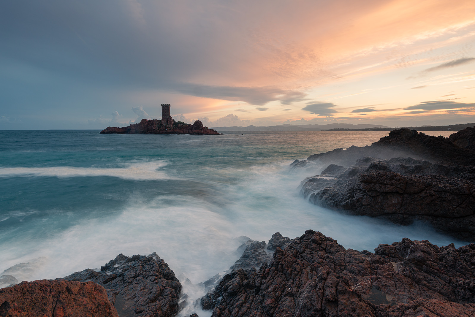 Cape Dramont maschere di luminosità, prima