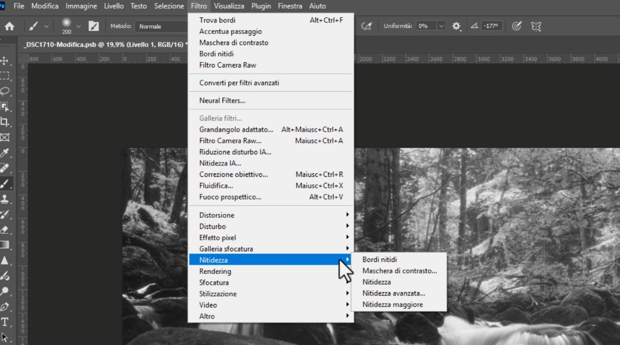 Applicare il filtro bordi nitidi